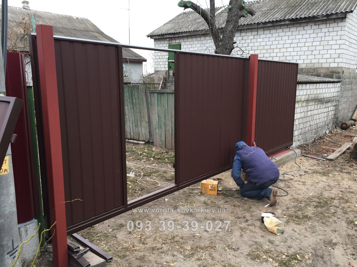 Замена распашных ворот на откатные.